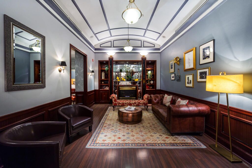 avalon hotel new york common area